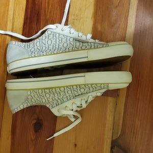 Dereon Cambria-B Ladies Shoes